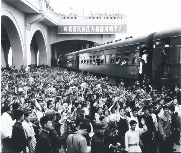 新中國修建的第一座大橋：已安全通車整整65年！ - 第1張