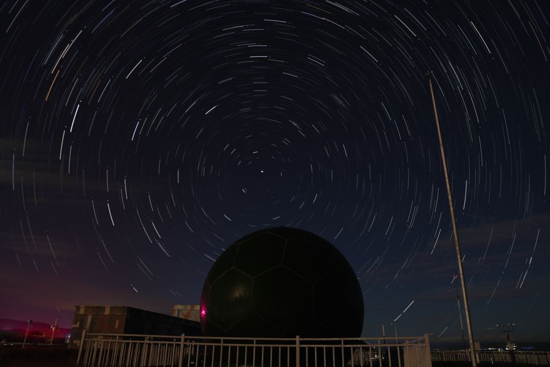 氣象雷達進行天氣監測